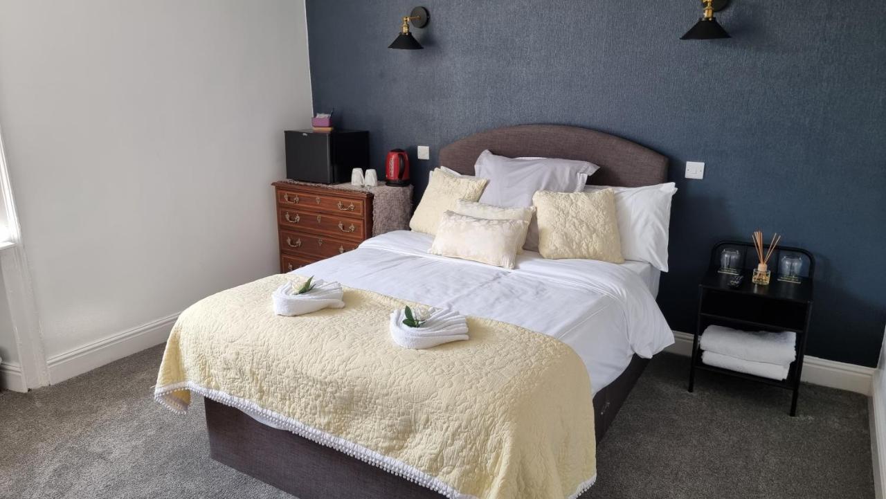 The Portcullis Hotel Chipping Sodbury Ngoại thất bức ảnh