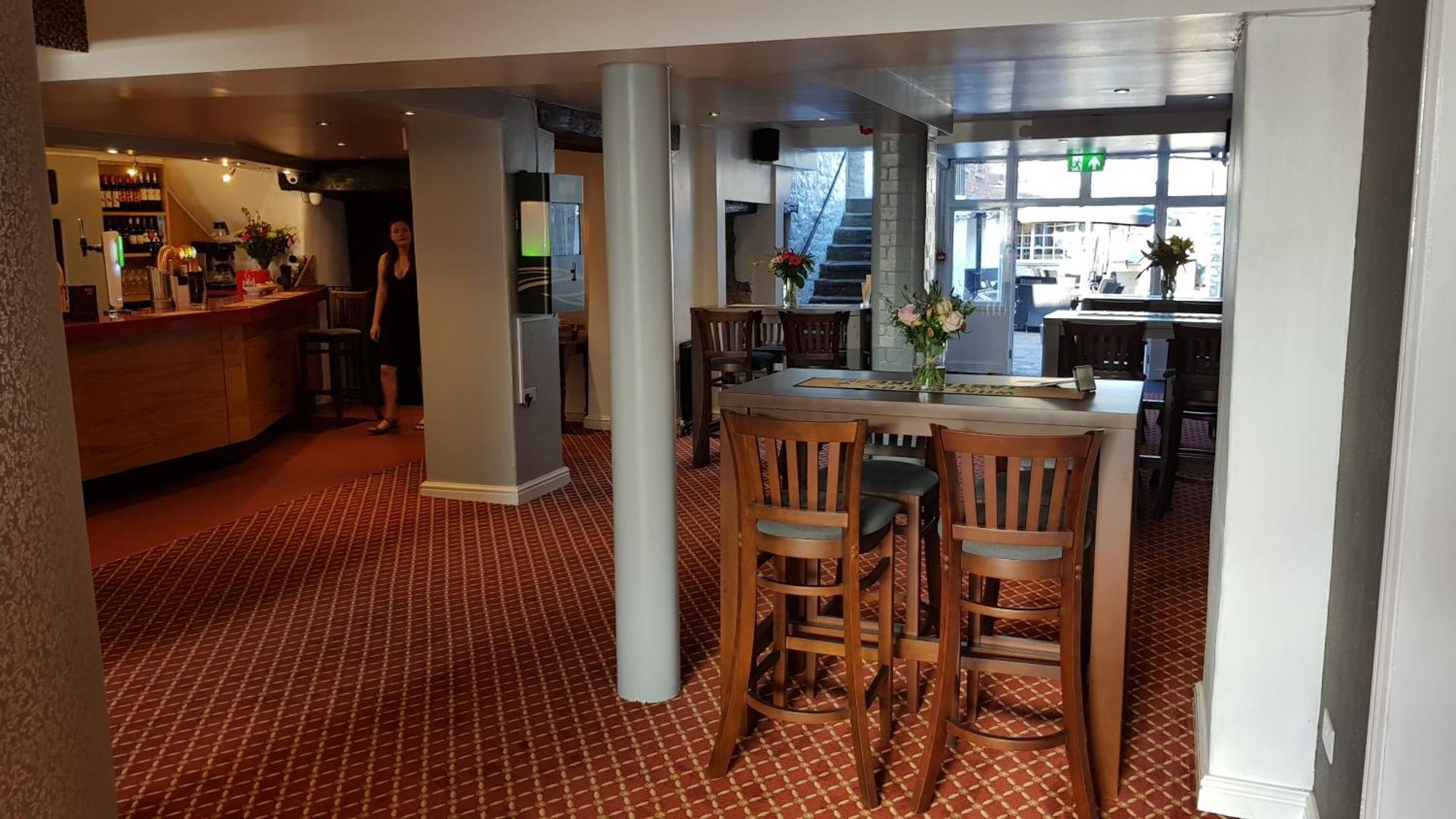 The Portcullis Hotel Chipping Sodbury Ngoại thất bức ảnh