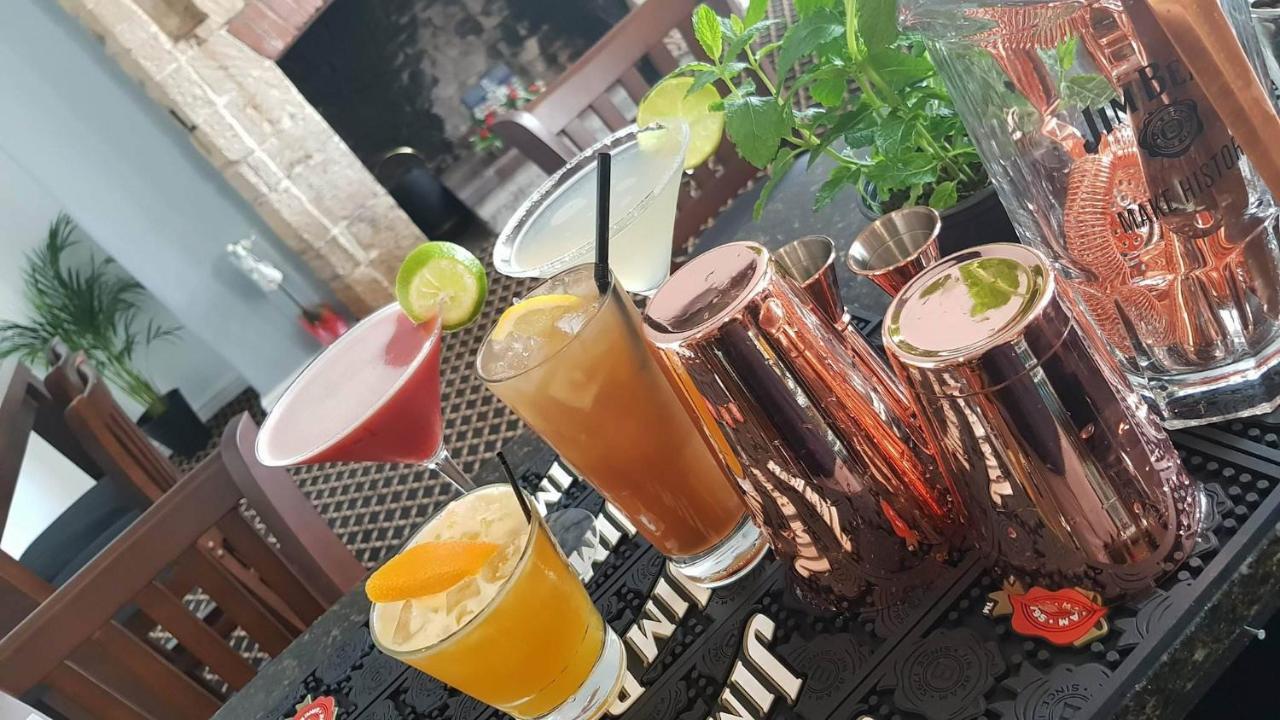 The Portcullis Hotel Chipping Sodbury Ngoại thất bức ảnh